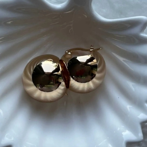 COPY - Women's gold earrings - Picture 2 of 4